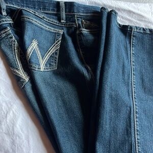 WRANGLER Q BABY WESTERN  BOOTCUT JEANS. Womens  size  3/4 X 34